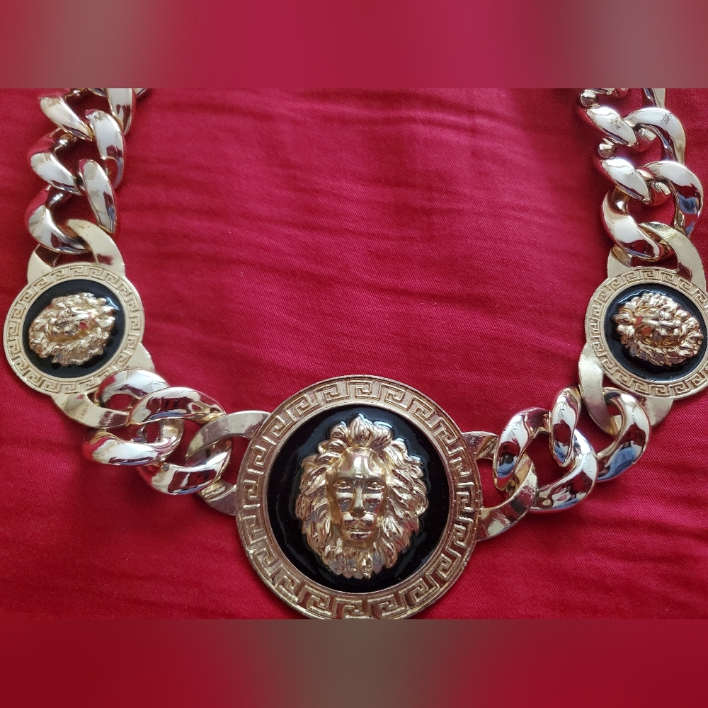 Versace style triple lions head gold tone chain necklace w/earrings, bracelet